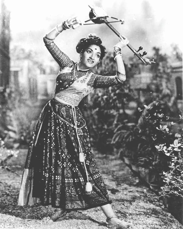 Actress sandhya shantaram's death | Aaro Ananda